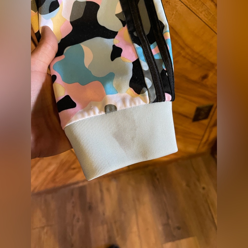 Adidas Girls 16 Multi Color Camo Tricot Joggers Track Pants Pastel 3 Stripe - Picture 6 of 9